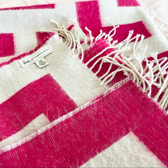 🎉HP! | Jonathon Adler x Barbie 🩷 Nixon Geo Print Baby Alpaca Throw Blanket - Picture 15 of 15